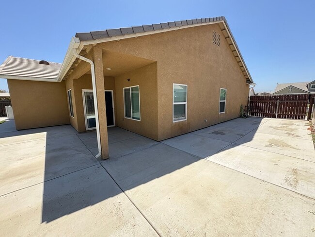 Building Photo - 1562 National Dr
