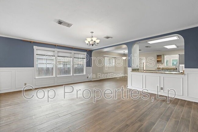 Building Photo - 6414 Maverick Oak Dr