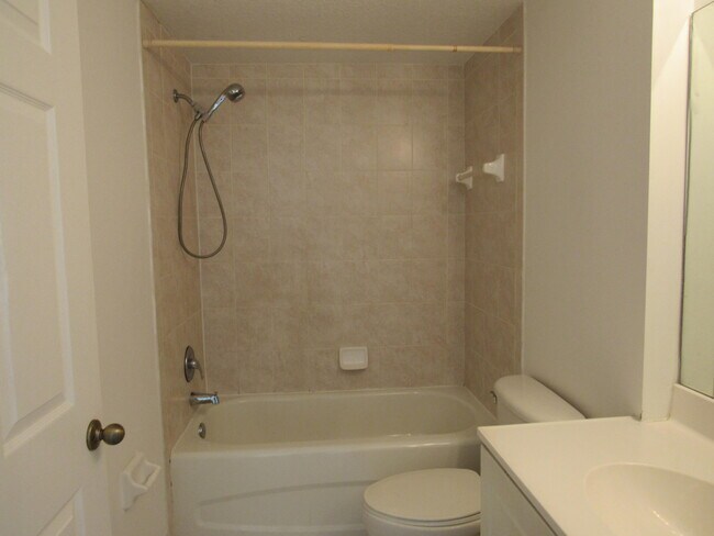 Building Photo - 4525 Oak Terrace Dr