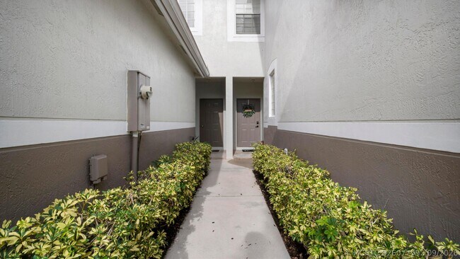 Building Photo - 3636 San Simeon Cir