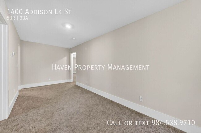 Building Photo - 1400 Addison Lk St