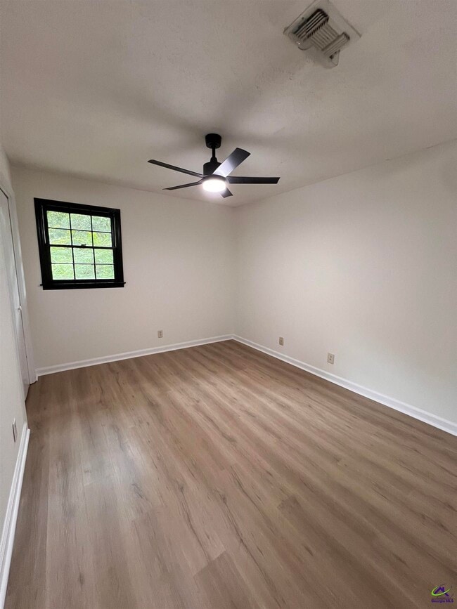 Building Photo - 789 S Forest Lake Dr
