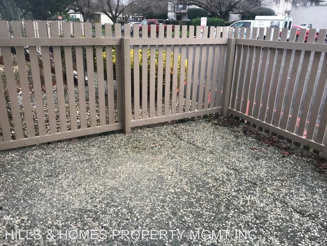 Building Photo - 1305 Southwest Blvd