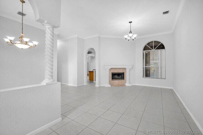 Building Photo - 4100 Temple St