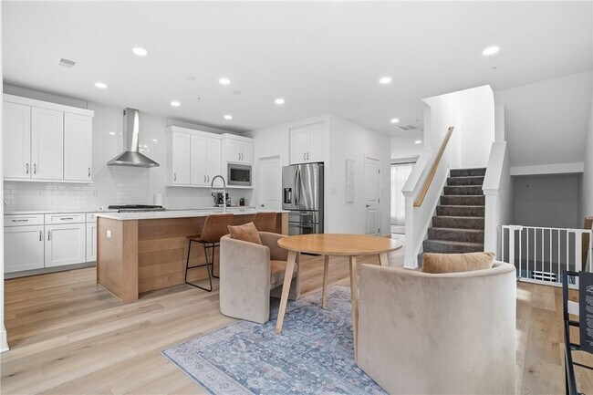 Building Photo - 4009 Cottage Wy