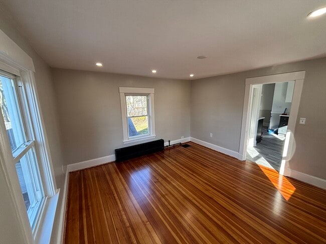 Building Photo - 240 Nahatan St