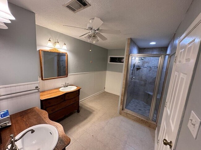 Building Photo - 383 Taylors Way