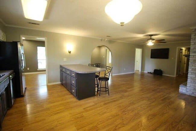 Building Photo - Bon Village 4 BR 2 Bath home