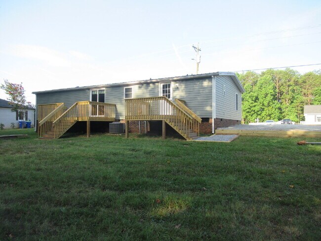 Building Photo - Move-In Ready 3-Bedroom Home in North Lincoln School District!
