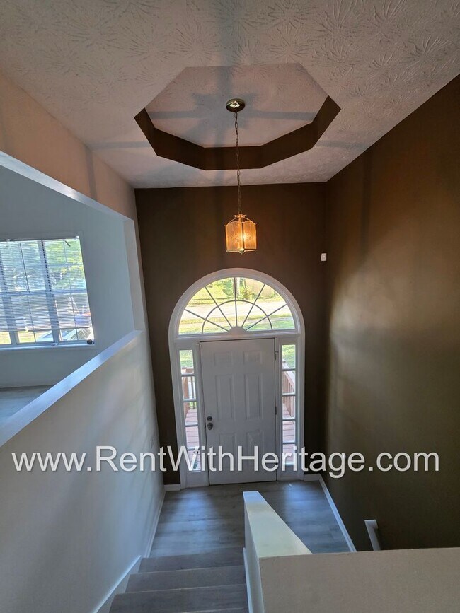 Building Photo - Amazing 3 Bedroom/ 2 Bath Home / Semi Finished Basement /  Exercise Room or Flex Room / Beautiful...