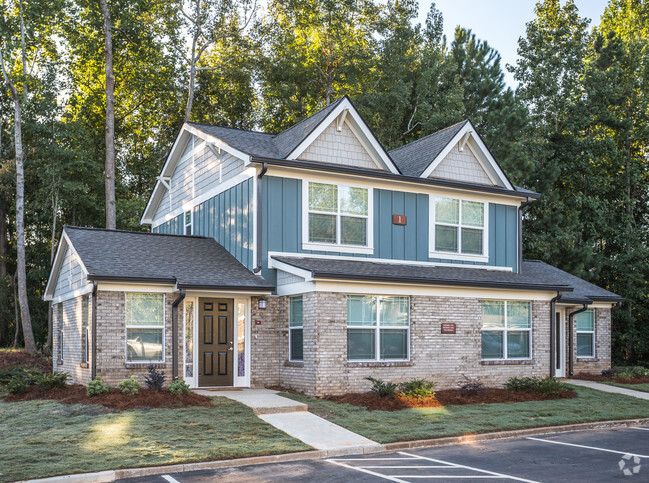 Building Photo - Foxworth Forest Apartments