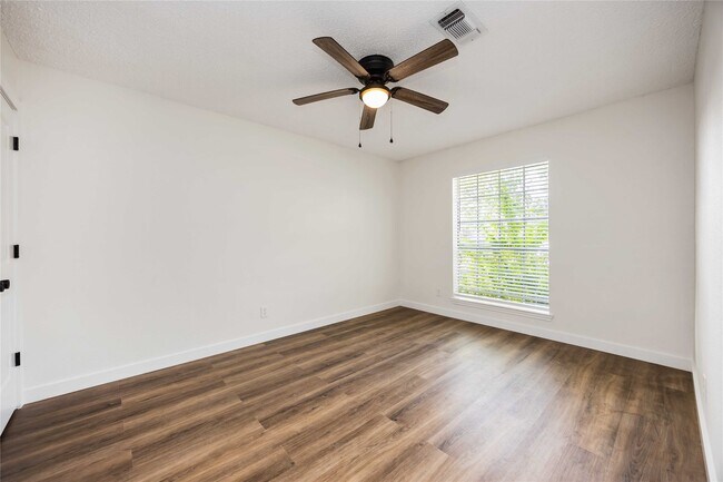 Building Photo - 12418 A Bar Dr