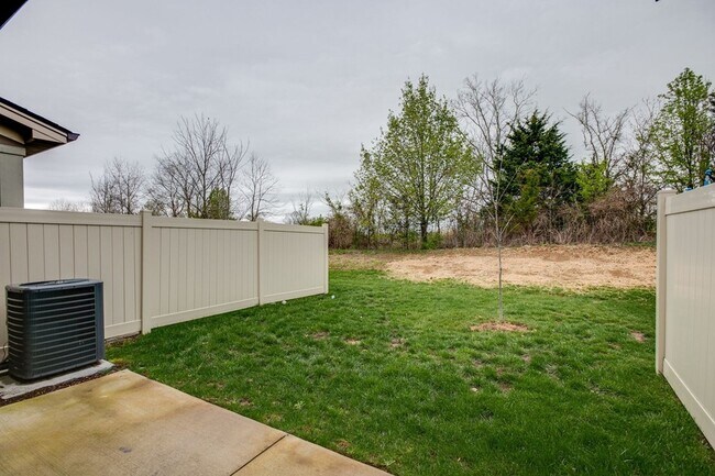 Building Photo - 3125 Sassafras Ln