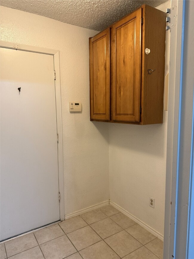 Building Photo - 3323 Big Horn Ct