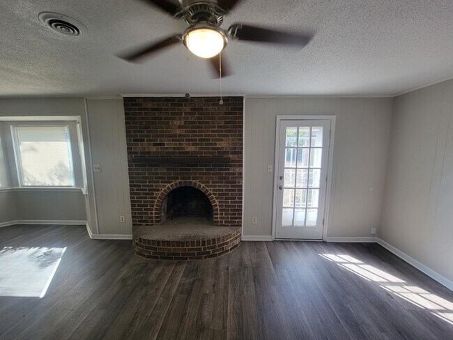 Building Photo - 119 Sunnywood Dr
