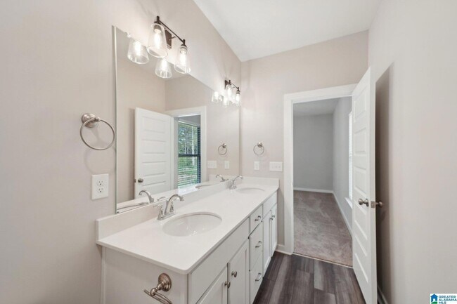 Building Photo - 439 Troubadour Ln