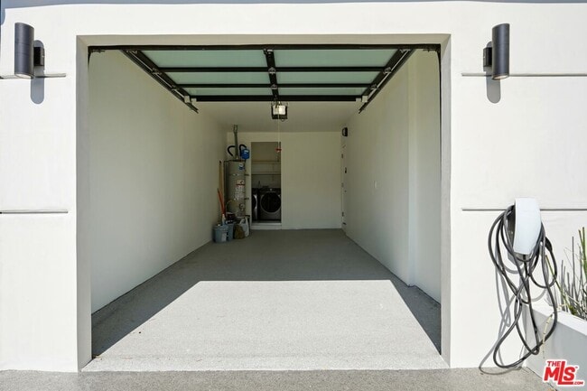 Building Photo - 5735 Saloma Ave