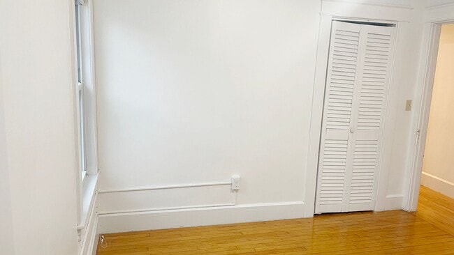 Building Photo - 73-75 Wallingford Ave