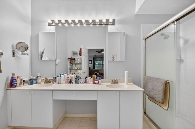 Building Photo - 7910 Laina Ln