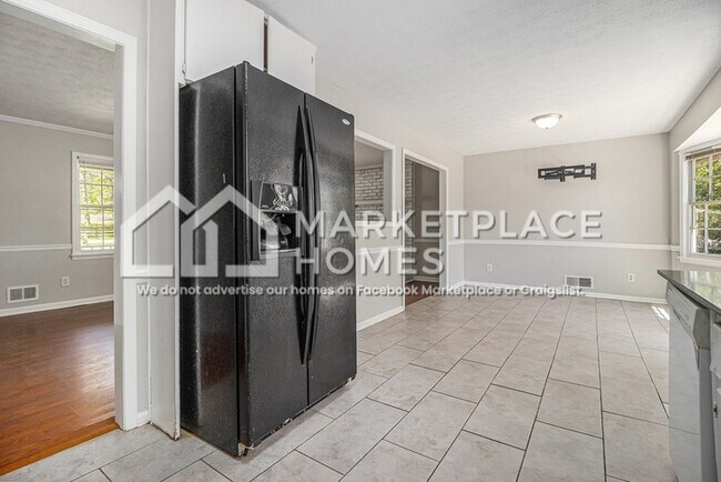 Building Photo - 2914 Stanton Rd SE