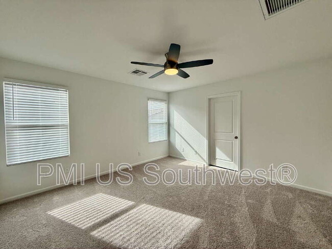 Building Photo - 2580 View Way