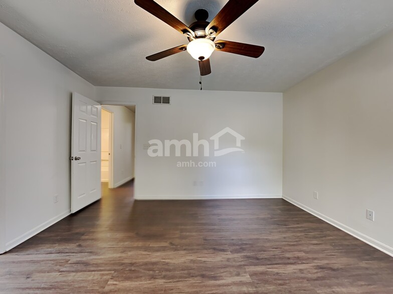 Building Photo - 4645 Bluejay Ct