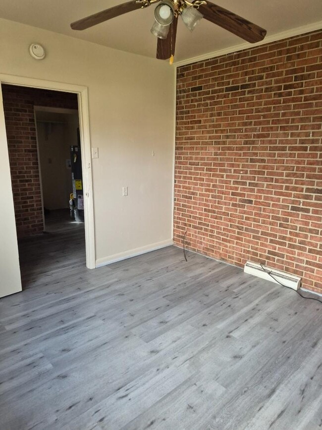 Building Photo - 1760 Halcun Dr