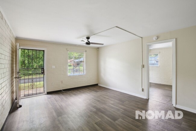 Building Photo - Charming 2BR Duplex in East Point