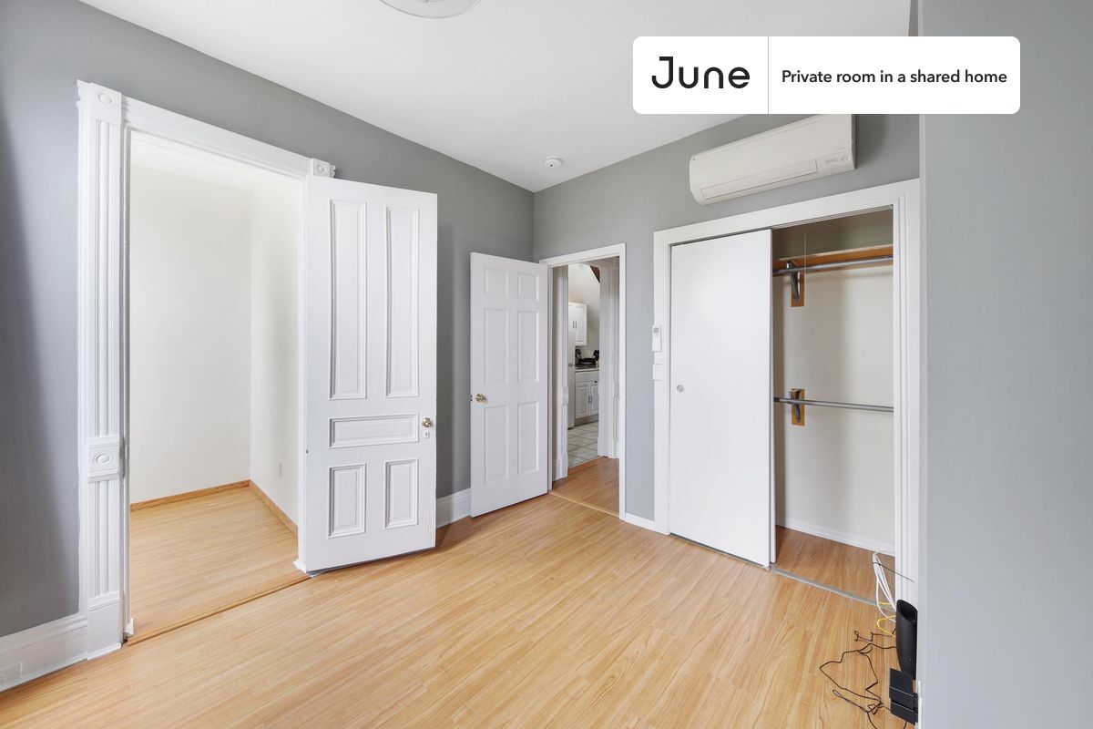 Building Photo - Room in Shared 5 bed/2 bath home