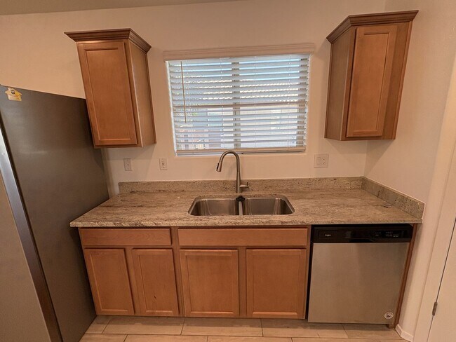Building Photo - Beautiful Eastside Tucson  rental