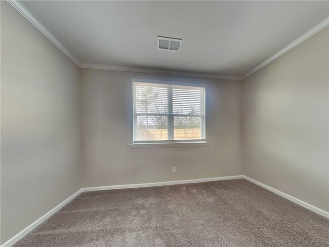 Building Photo - 153 Everett Sq