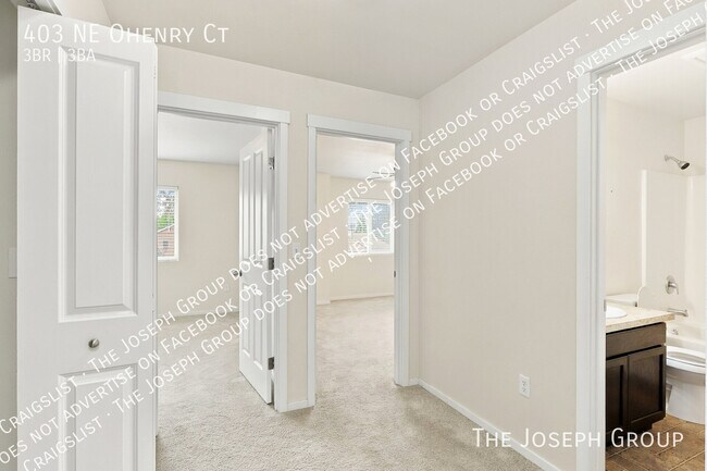 Building Photo - 403 NE Ohenry Ct
