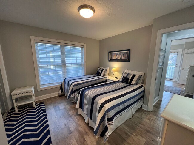 Building Photo - Stylish Downtown Traverse City Condo – Fully Furnished Winter Rental!