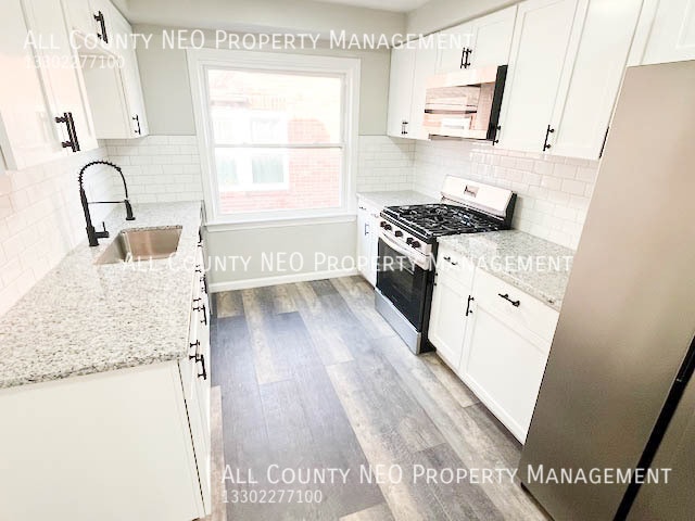 Building Photo - 13526 Cedar Rd