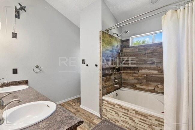 Building Photo - Coming Soon! 3 Bed/2 Bath Home in West Mob...