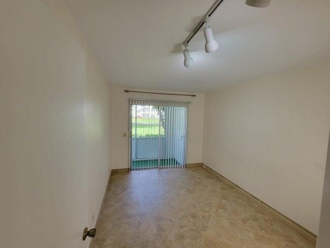 Building Photo - 337 Mansfield I
