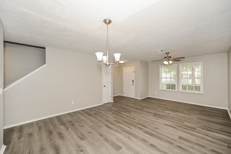 Building Photo - 5625 Dory Dr