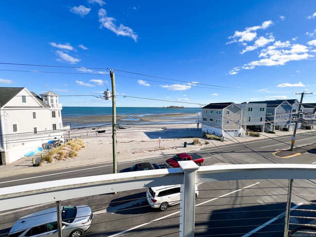 Building Photo - 712 E Broadway