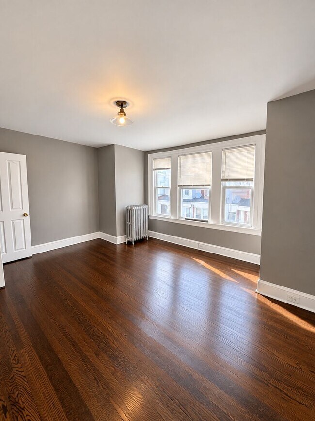 Building Photo - 6744 Linmore Ave