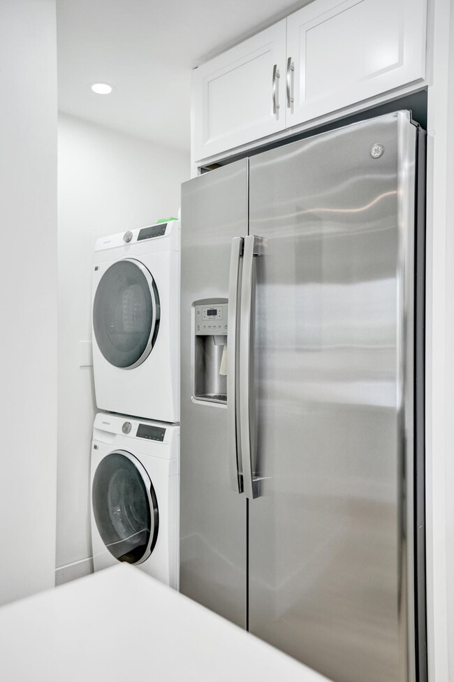 Building Photo - 1600 SE 15th St