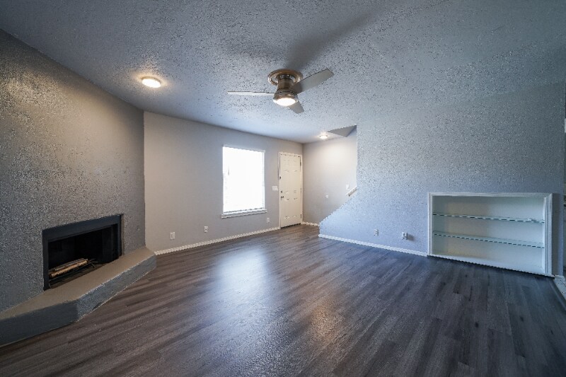 Building Photo - 507 N Davis Ave