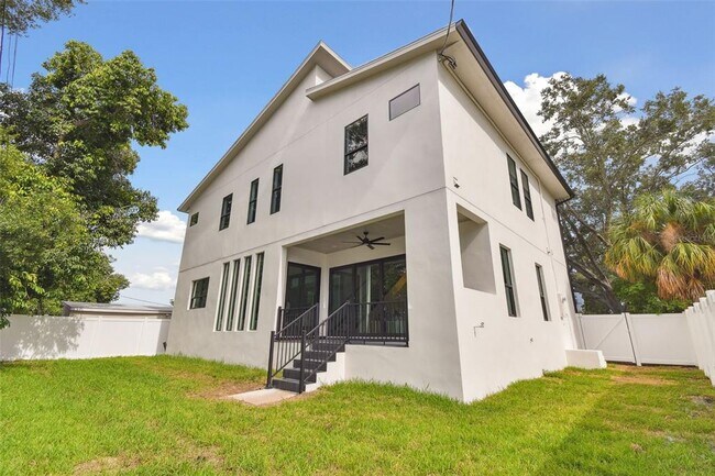 Building Photo - 4717 W Oklahoma Ave