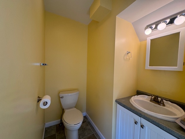 1/2 bath - 32 Atlantic Ave