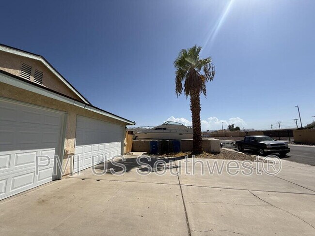 Building Photo - 851 Baseline Rd