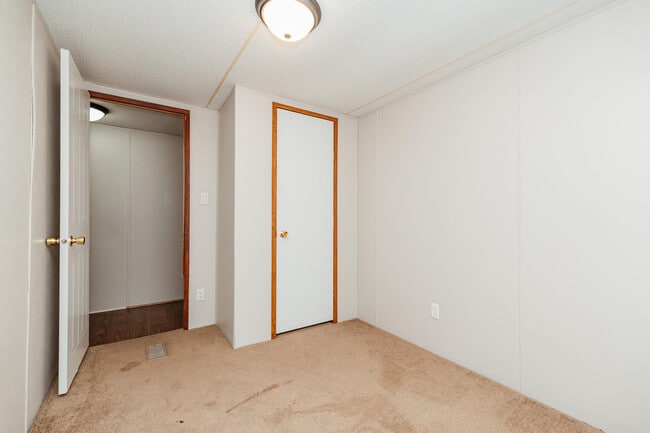 Building Photo - 4680 Hardy Adams Rd