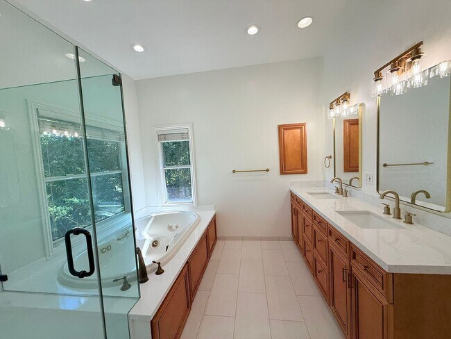 Building Photo - ? Elegant & Expansive Redwood City Home – ...