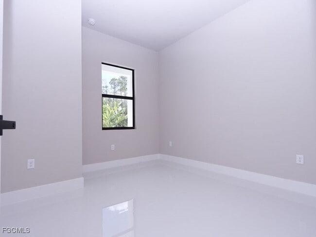 Building Photo - 219 Greenbriar Blvd