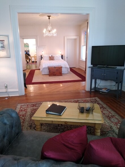 LR to BR - 501 E Mississippi Dr