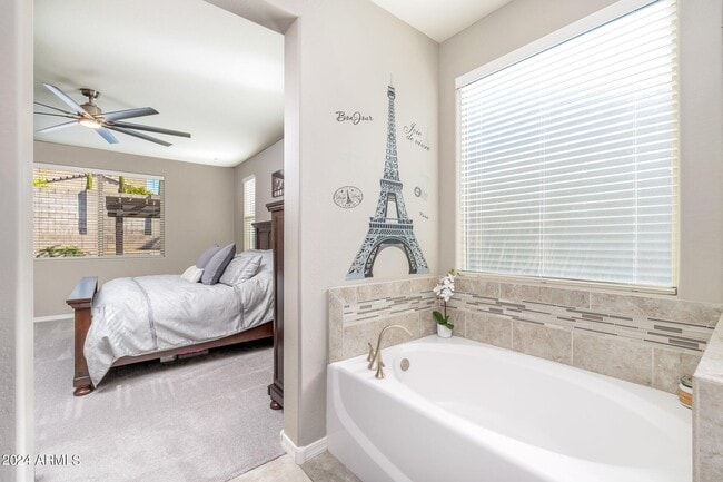 Building Photo - 10648 W Eucalyptus Rd