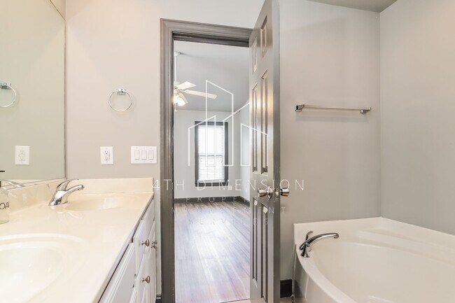 Building Photo - 103 Eva Dr